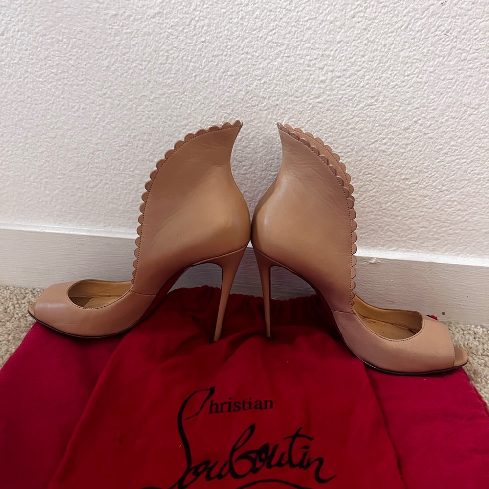 Christian Louboutin nude heels size 37